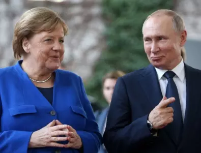 Путин към Меркел: Преместването на наши военни части на руска територия е вътрешно дело
