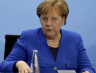 Хакнало ли е руското ГРУ имейли на Меркел? 