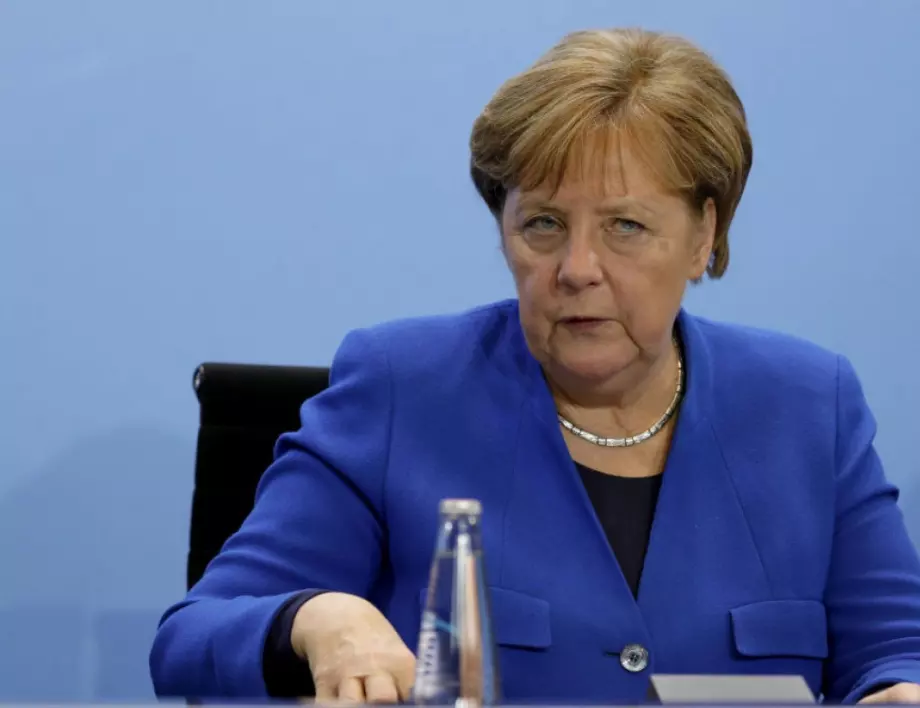 Меркел: С коронавируса ще стане по-трудно през есента