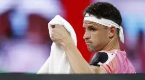 {{ otherArticle[0].article.title }}