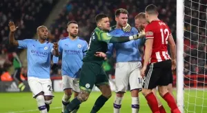 Дуото Де Бройне - Агуеро спаси Манчестър Сити при завръщането на Аймерик Лапорт