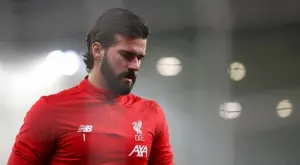 Алисон демонстрира чудовищна форма на тренировки (ВИДЕО)