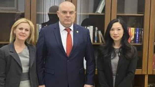 Русата и Черната: Красотата ще спаси върховенството на закона