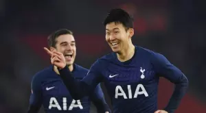 СНИМКА: Сон с военна екипировка изпълнява дълга към родината