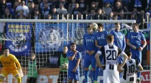 {{ otherArticle[0].article.title }}