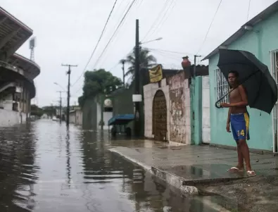 Жертвите на наводненията в Бразилия се увеличиха многократно