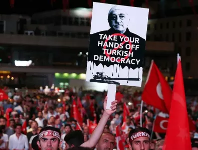 Турция арестува 130 военни привърженици на ФЕТО 