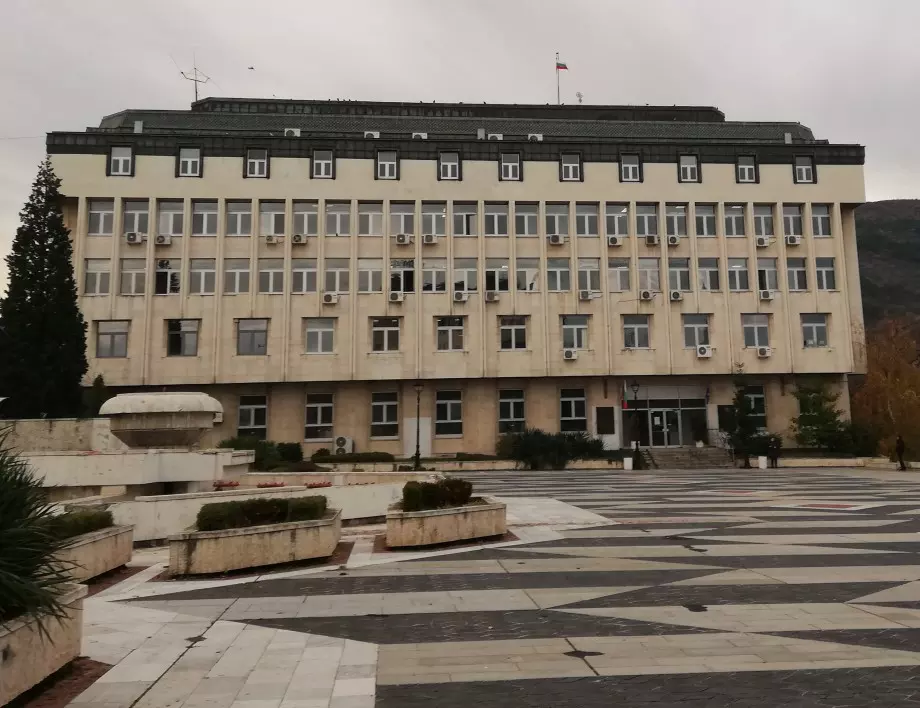 Работни групи в Асеновград следят за спазването на забраните от МЗ