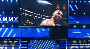 Музикалните награди "Грами" също отдадоха почит на Коби Брайънт