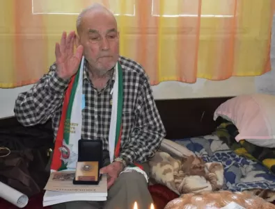 Столетник от Асеновград: Ако знаех, че ще доживея 100 г. щях да се оженя пак (СНИМКИ)
