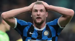 Агентът разкри кой между Реал и Барса е по-близо до Милан Шкриниар