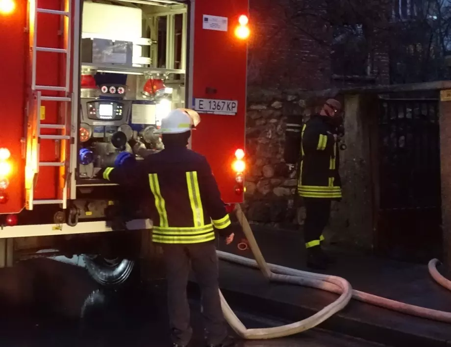 Двама са загиналите след пожара в дом за възрастни във Варна
