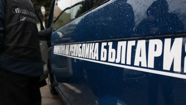 Задържани по разследване за тероризъм в Бургас след спецакция