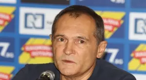 {{ otherArticle[0].article.title }}