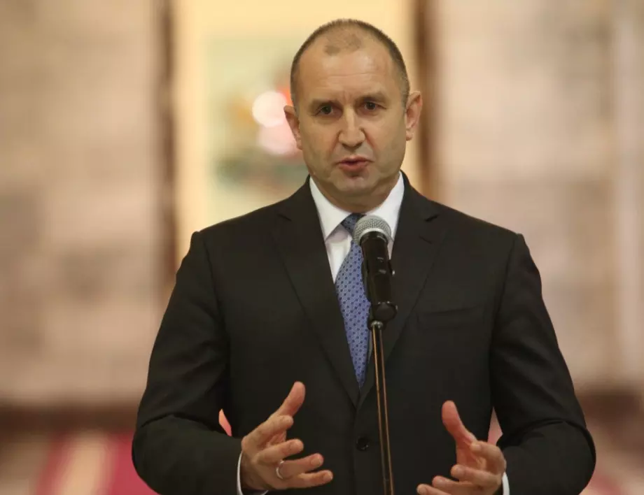 Румен Радев: Незабавната оставка на кабинета е единственият изход от кризата