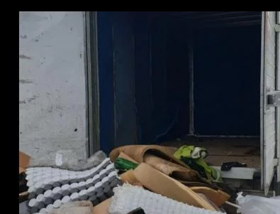    Задържаха двама, изхвърляли боклук до Марица в Столипиново