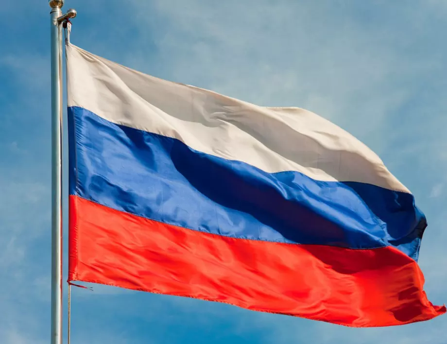 Русия пусна първата в света плаваща АЕЦ (ВИДЕО)