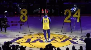 ВИДЕО: ЛеБрон захвърли сценария и говори от дъното на душата си за Коби Брайънт