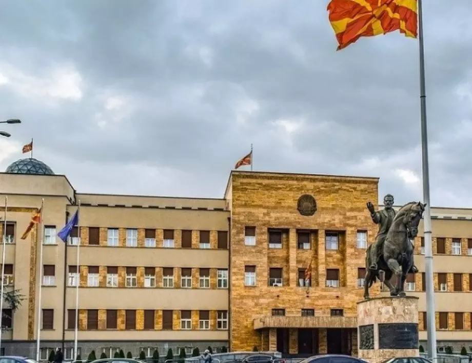 Проблем в Скопие: Заев и Пендаровски разединени за "етническа принадлежност" в личните карти