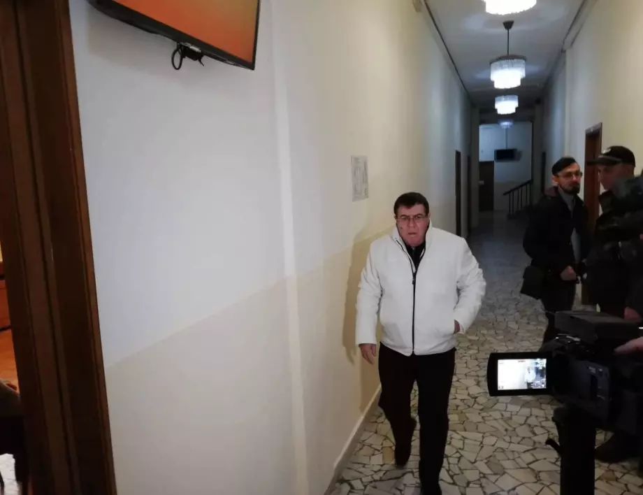 Общинският съветник, обвинен заедно с Митьо Очите, с разрешение да отиде в Турция