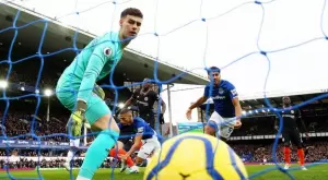 {{ otherArticle[0].article.title }}