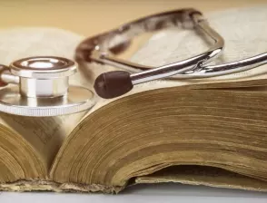 Роден е Сеишу Ханаока, японски лекар