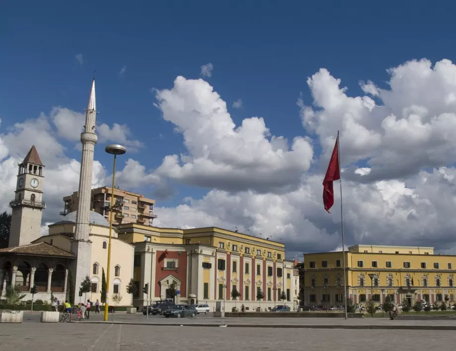 Три четвърти от заразените с коронавирус в Албания са излекувани