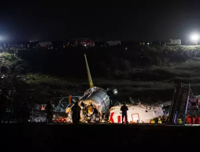 Няколко са жертвите при кацането на самолет на нискотарифна компания 