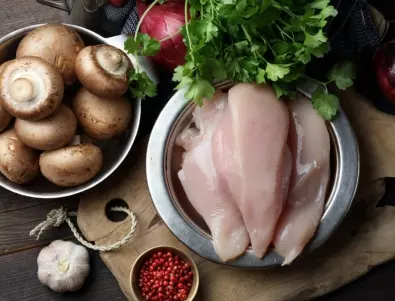 Рецепта на деня: Пиле с гъби и сметана