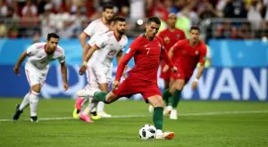 Футболни термини: Защо наричаме "дузпа" изпълнението на 11-метров наказателен удар? 