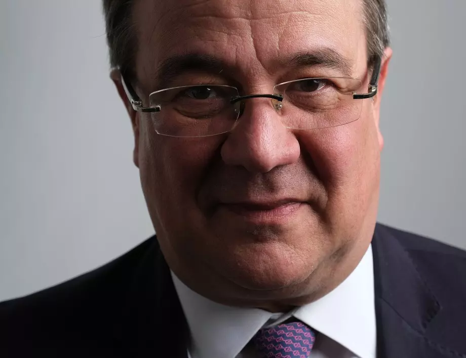Армин Лашет подава оставка като премиер на Северен Рейн-Вестфалия 
