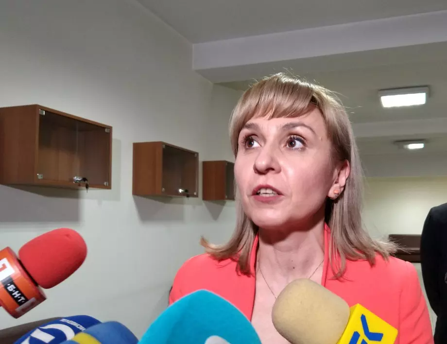 Омбудсманът Диана Ковачева поиска от МОН мерки за онлайн обучението на децата със СОП