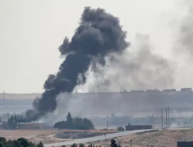 Унищожиха камиони със сирийски петрол на границата с Турция