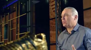 {{ otherArticle[0].article.title }}