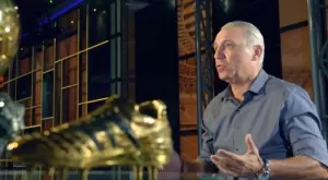 {{ otherArticle[0].article.title }}