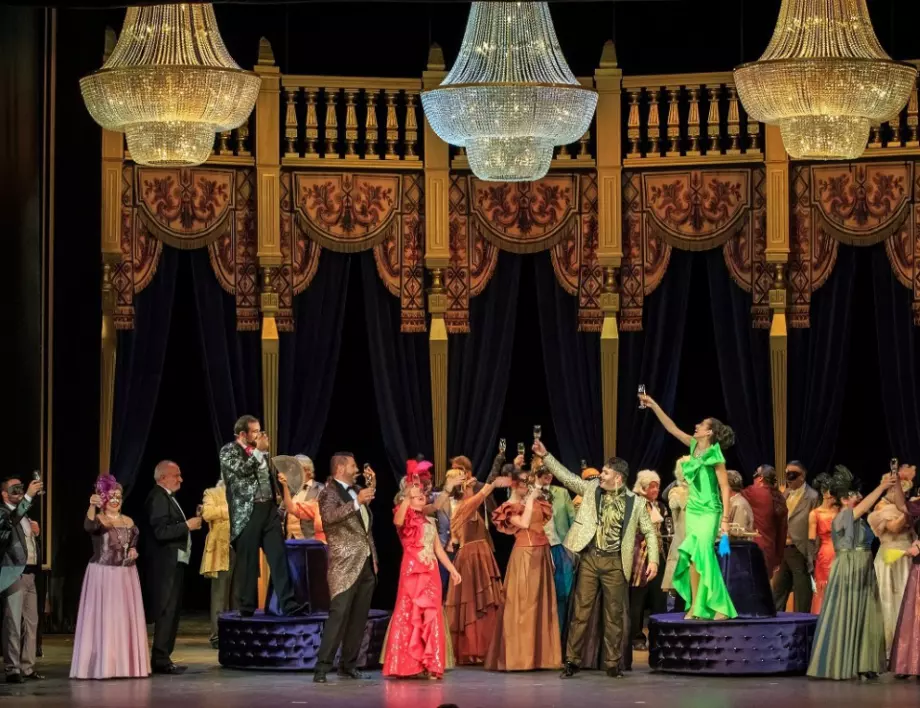 Ексцентричният Принц Орловски ни кани на "Прилепът" в Музикалния театър