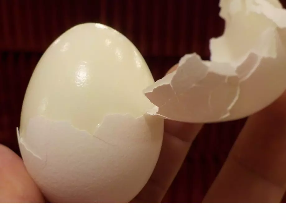 Ето как да обелите яйце за секунди!