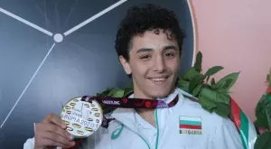 {{ otherArticle[0].article.title }}