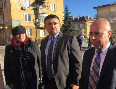 Маринов: Има задържан за един от банковите обири