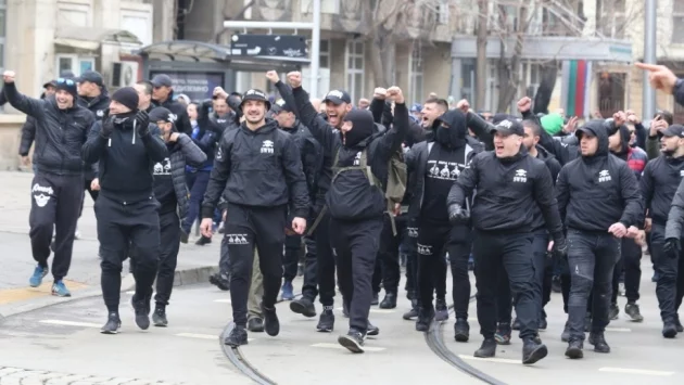 Крайни фенове на "Левски" са в ареста за побоя над Слави Ангелов