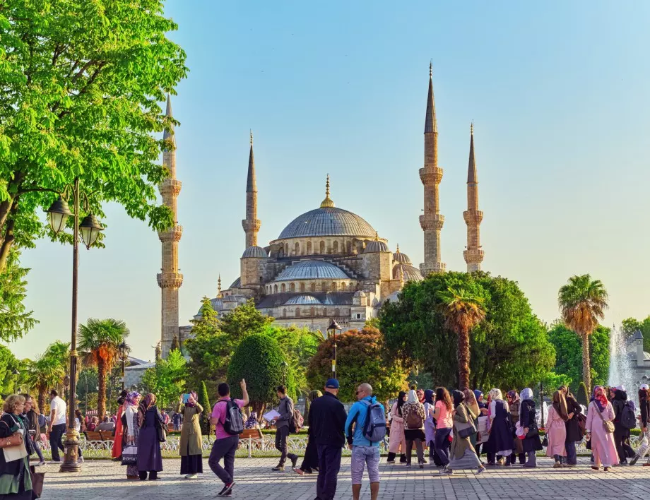 Турция планира да привлече 25 млн. чуждестранни туристи догодина   