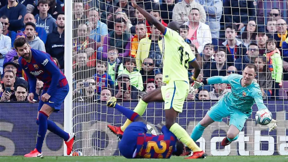 ВИДЕО: Феноменалното спасяване на Тер Щеген, което спечели мача за Барселона