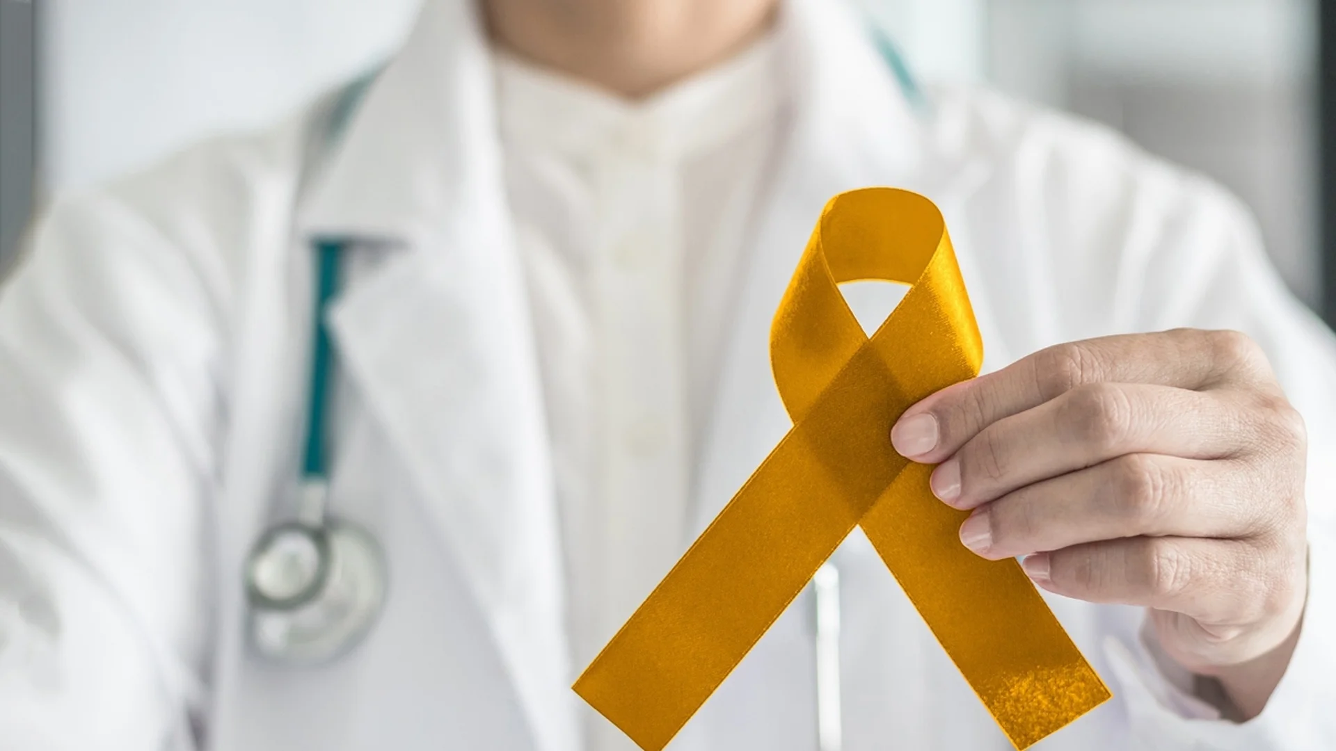 Все повече българи с рак търсят лечение в чужбина: Проучване