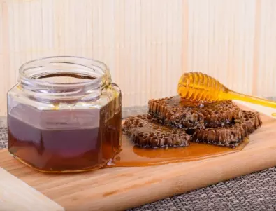 Истината за суровия мед: Какви са ползите за здравето ни