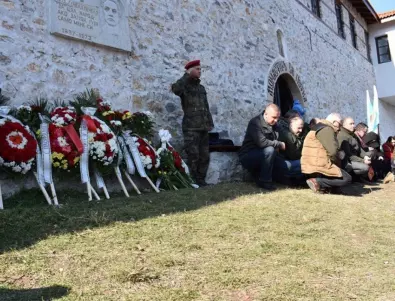 Духът на Левски е жив! Стотици почетоха паметта му в Мулдавския манастир (СНИМКИ)