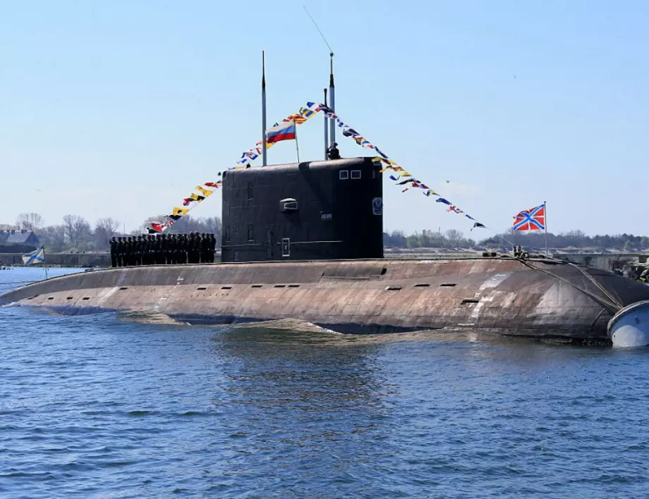Разруха: Руската подводница "Ростов на Дон" е готова за морга (СНИМКИ)