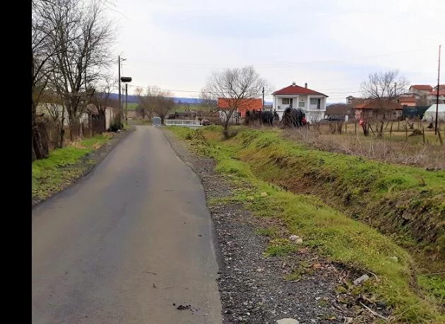 Преасфалтираха улица и укрепиха водоскок край бургаското село Димчево
