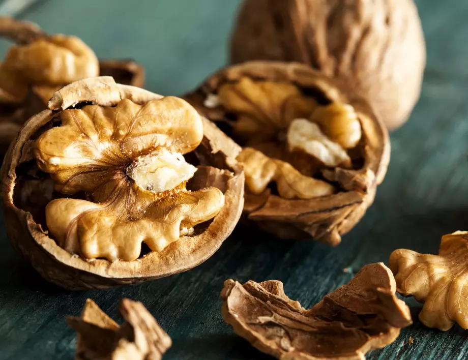 По колко орехи трябва да се ядат на ден?