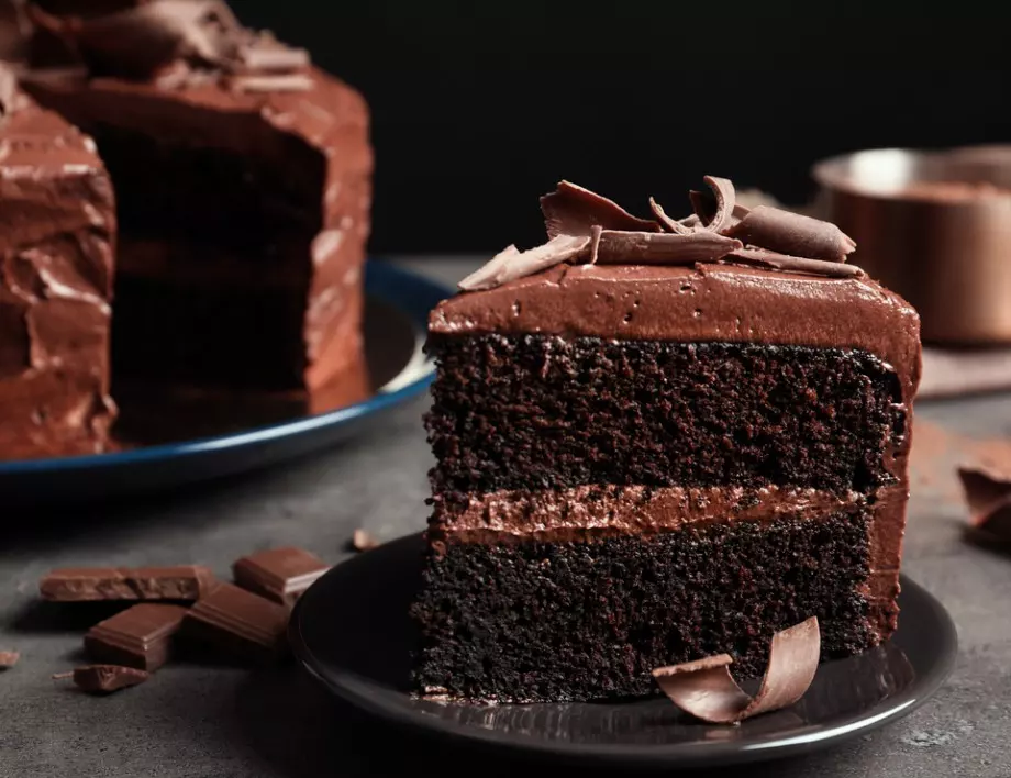 Лесна, бърза и сочна - Шоколадова торта за чудо и приказ