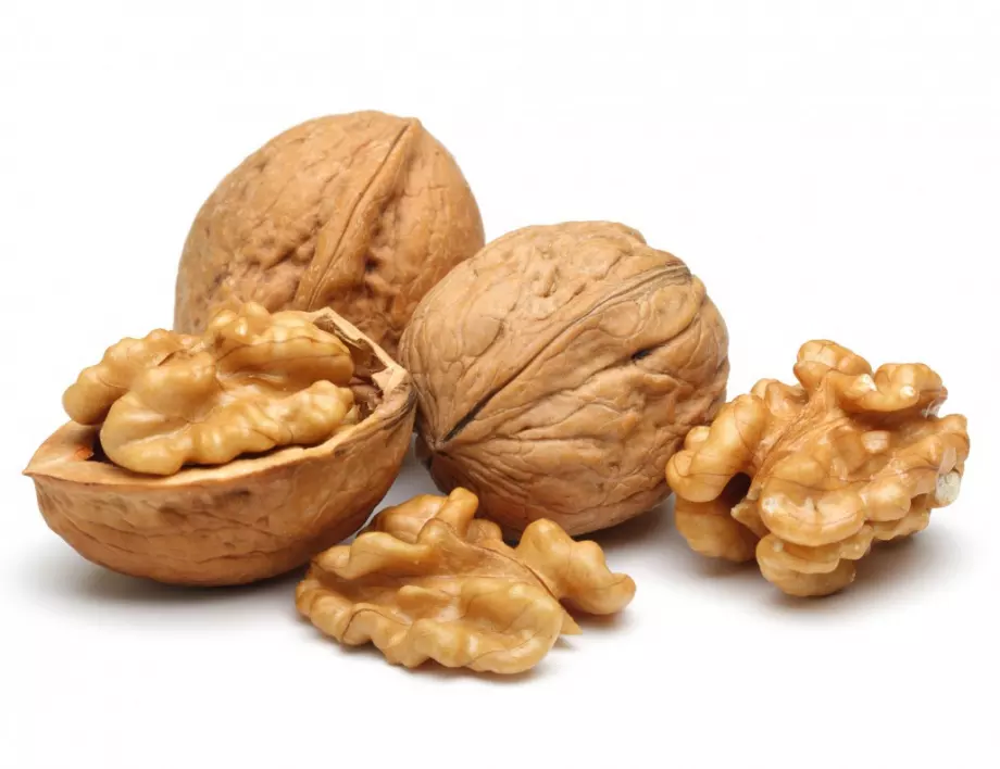  Древен лек с орехи сваля холестерола и кръвното